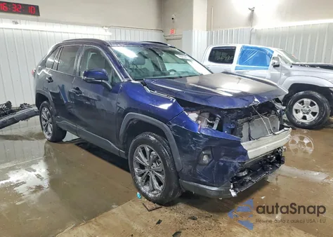 2022 Toyota Rav4 Xle Premium z USA, uszkodzony, nr VIN 4T3B6RFVXNU096706